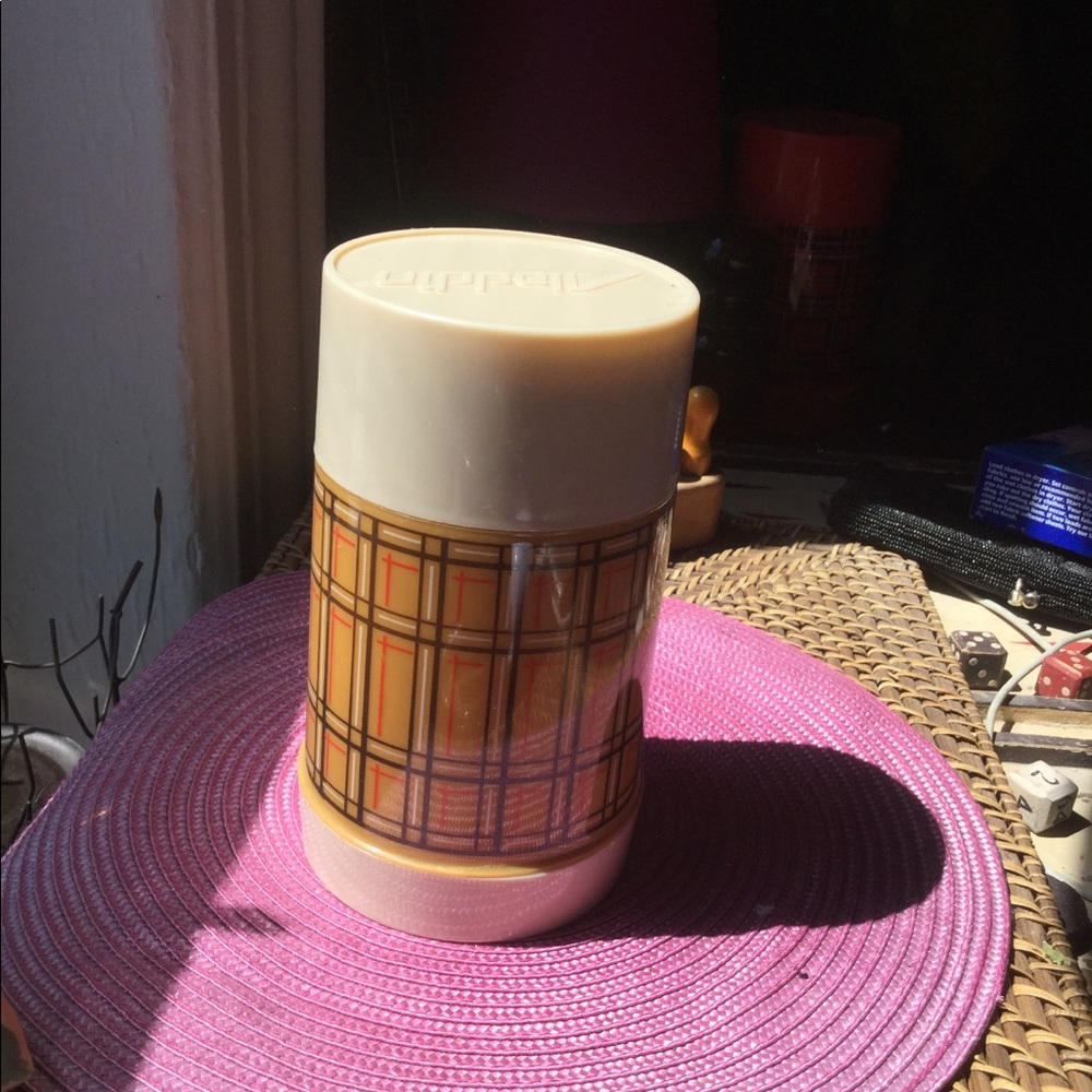 Vavavavintage ALADDIN thermos